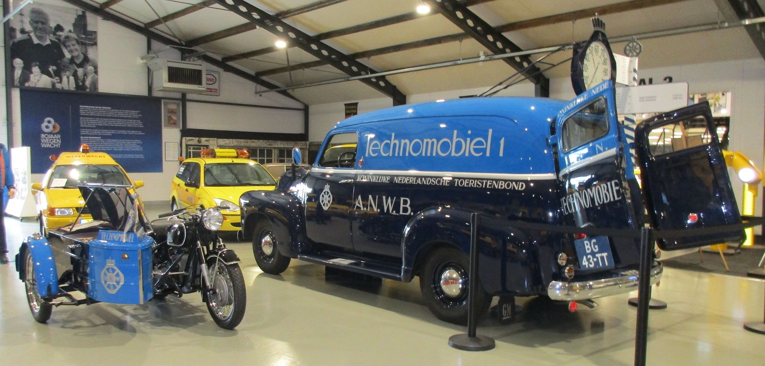 A Pictorial History Of Dutch Roadside Assistance Vehicles - Two-Wheelers And Four-Wheelers, But No ATVs 35 Visscher Classique - 80th anniversary ANWB Dutch roadside assistance - BMW motorcycle and Chevrolet panel van