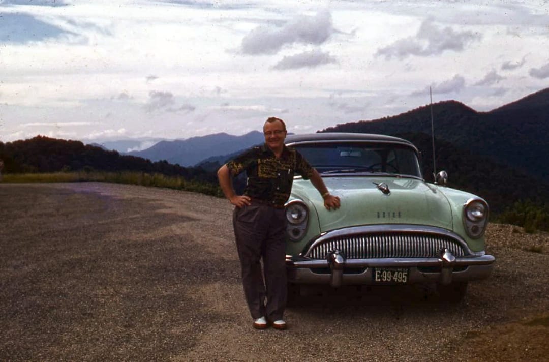Buicks In Their Best Decade -- Vintage Photos 1950s 7 Screenshot 20260406 011942