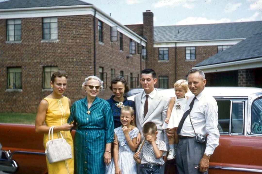 When the Family Car Was Everything: 1950s to 1970s Life in Vintage Photos 6 Screenshot 20260425 012024
