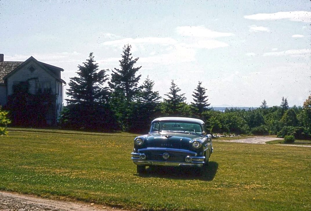 Buicks In Their Best Decade -- Vintage Photos 1950s 11 Screenshot 20260521 014211
