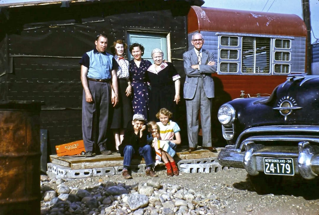 When the Family Car Was Everything: 1950s to 1970s Life in Vintage Photos 2 Screenshot 20260705 032640