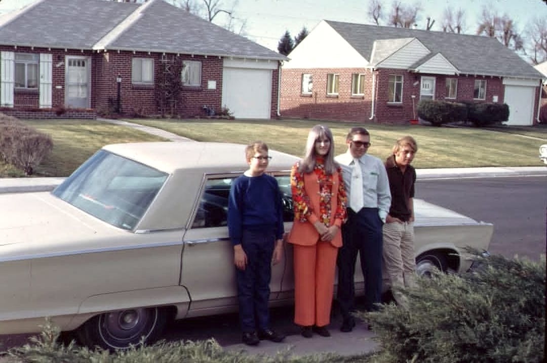 When the Family Car Was Everything: 1950s to 1970s Life in Vintage Photos 12 Screenshot 20260730 023954 e1787209284124