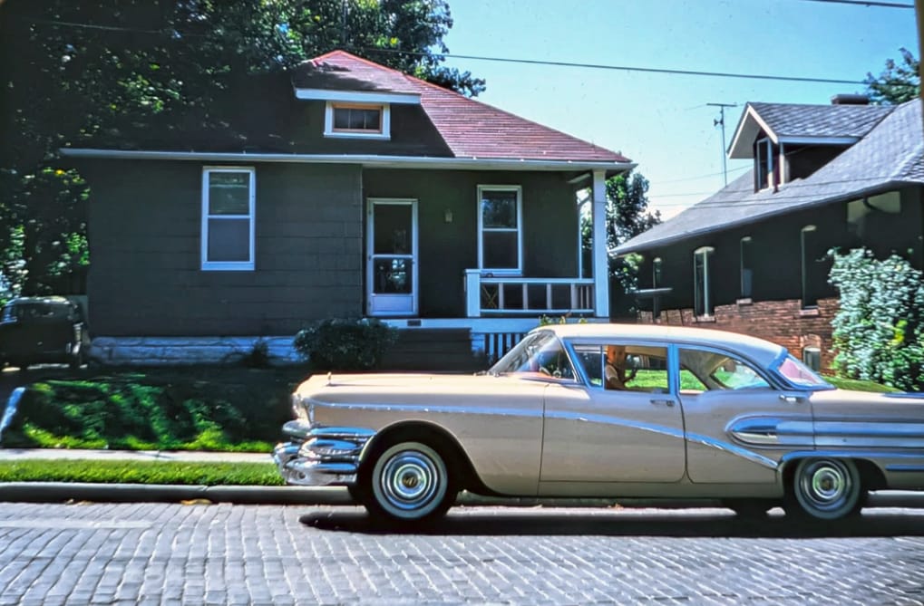 Buicks In Their Best Decade -- Vintage Photos 1950s 13 Screenshot 20260817 234113