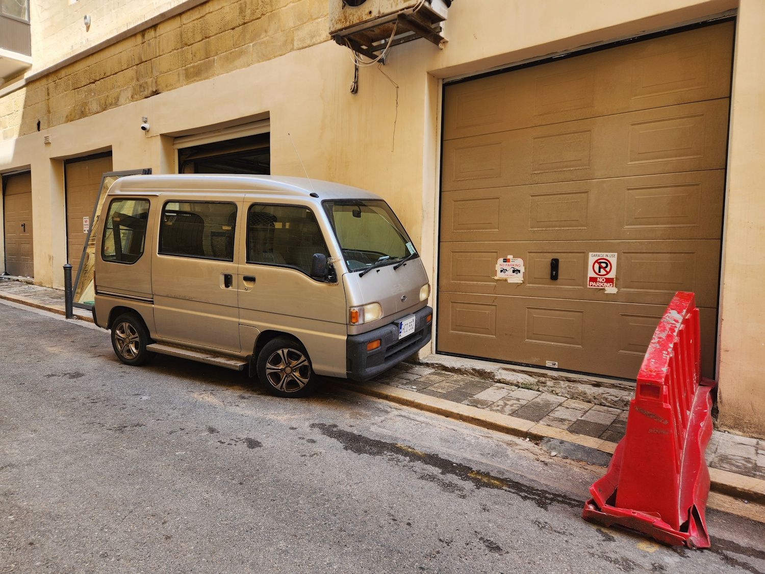 Classic Cars of Malta: Automotive Melting Pot - Ford, Morris, Suzuki, Skoda, etc 8 A more standard Subaru Sambar.
