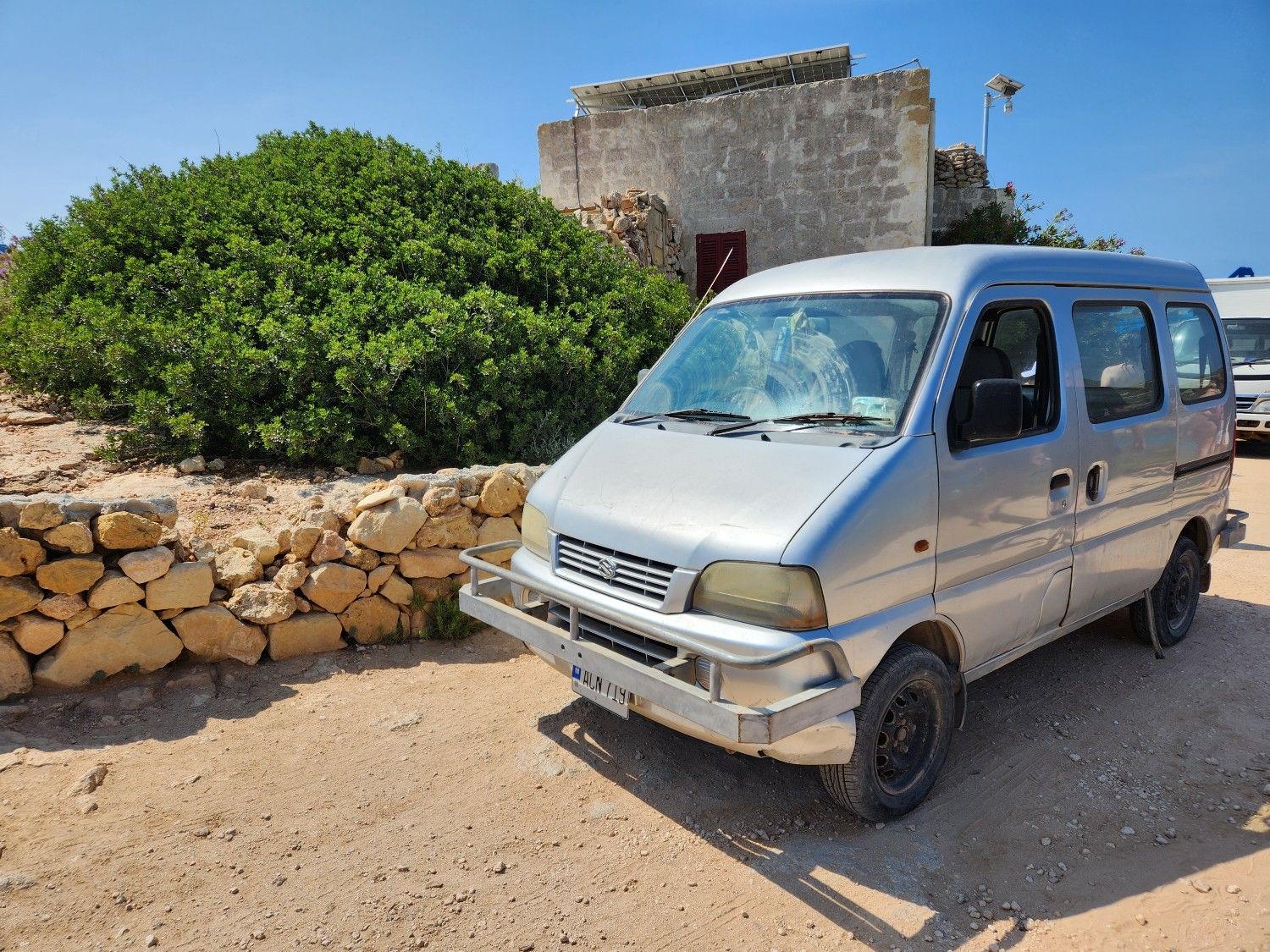 Classic Cars of Malta: Automotive Melting Pot - Ford, Morris, Suzuki, Skoda, etc 11 Suzuki Carry on the coast with big bumpers.