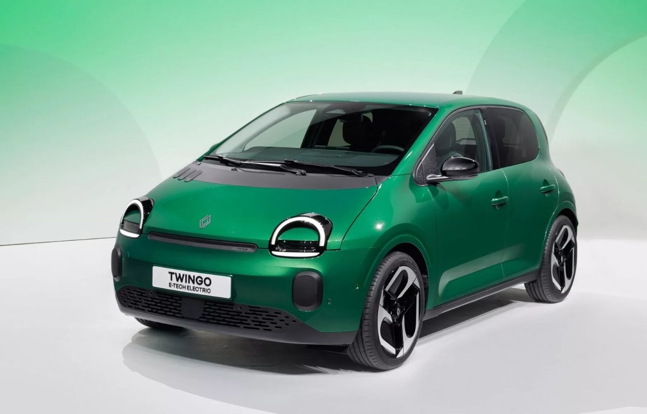 Small, French and Quirky - What Is A Renault Twingo And Why Would You Want One 17 Twingo E-Tech promo.