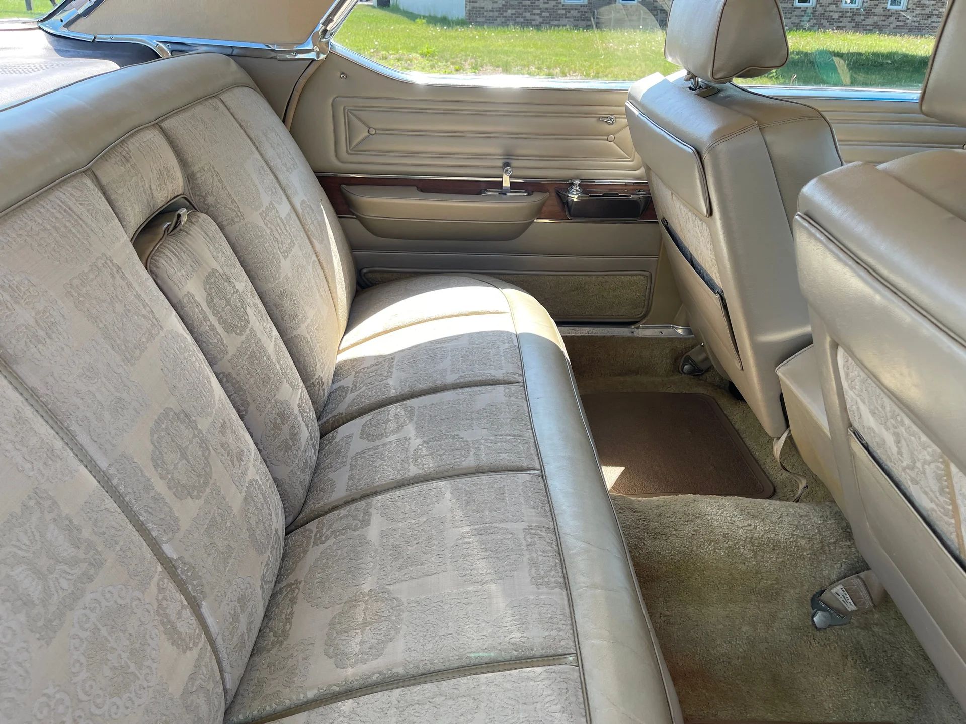 Back seat of a 1964 Chrysler four-door hardtop, seen from the right