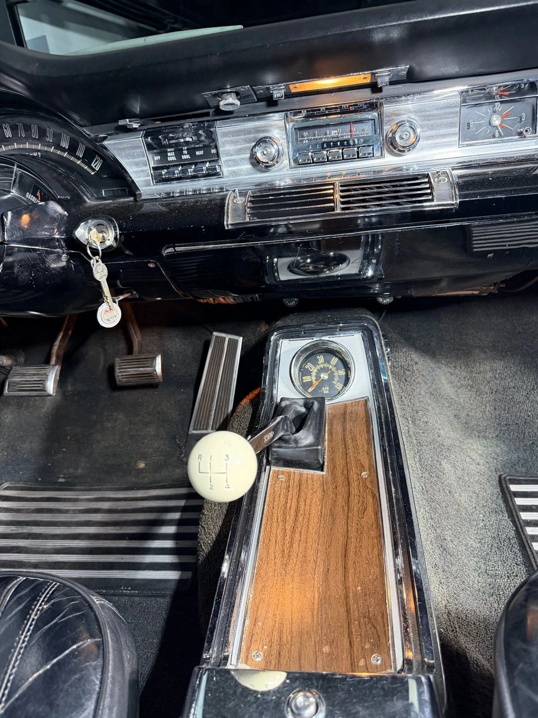 1965 Chrysler 300-L Convertible: Ultra-Rare 4-Speed Manual Transmission In The Last And Least Of The Letter Cars 7 Center console and 4-speed shifter in a 1965 Chrysler