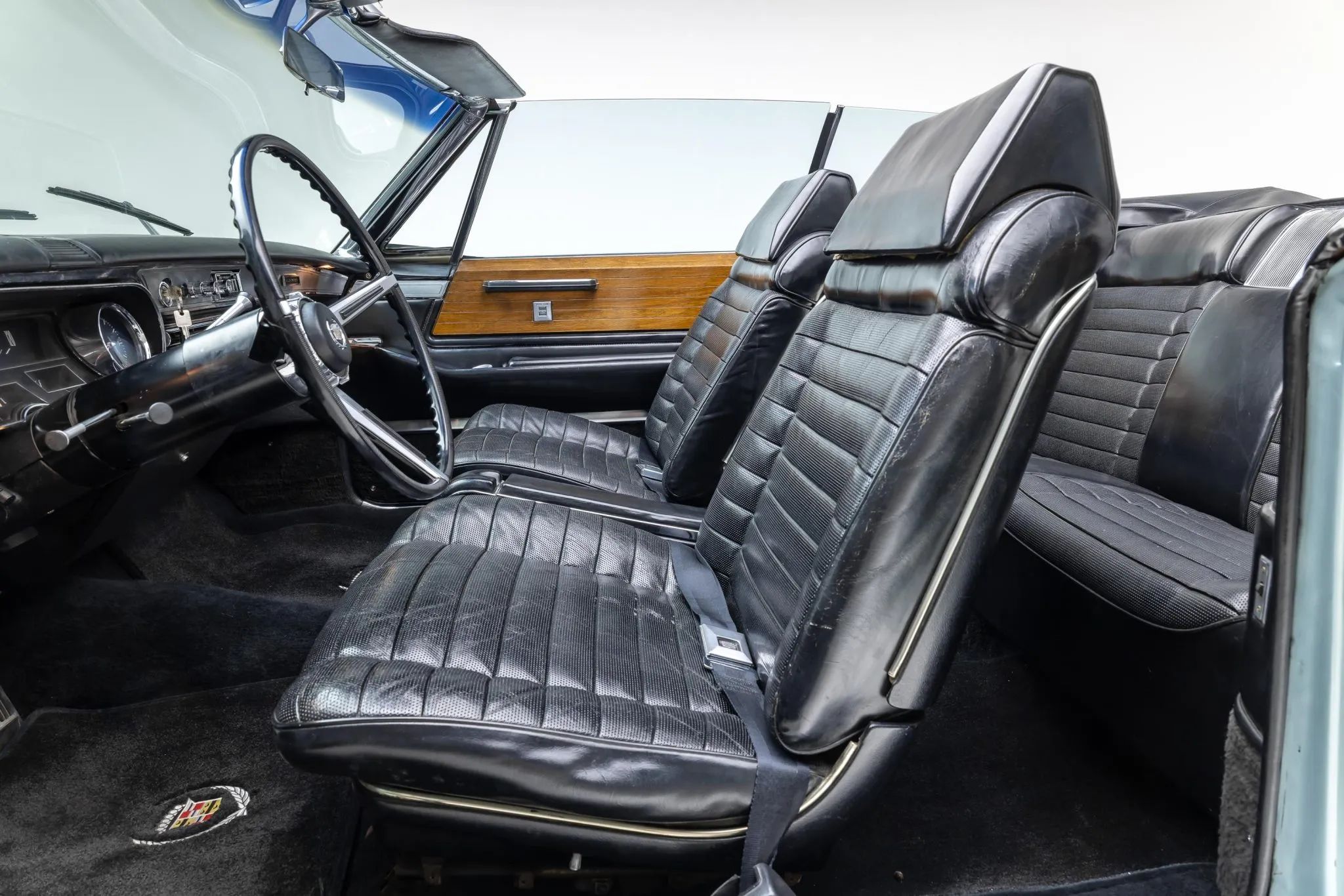 Vintage Car Life Review: 1967 Cadillac Eldorado – "A Classic Made In A Modern Manner" 23 Front seats of a 1966 Eldorado, seen from the left