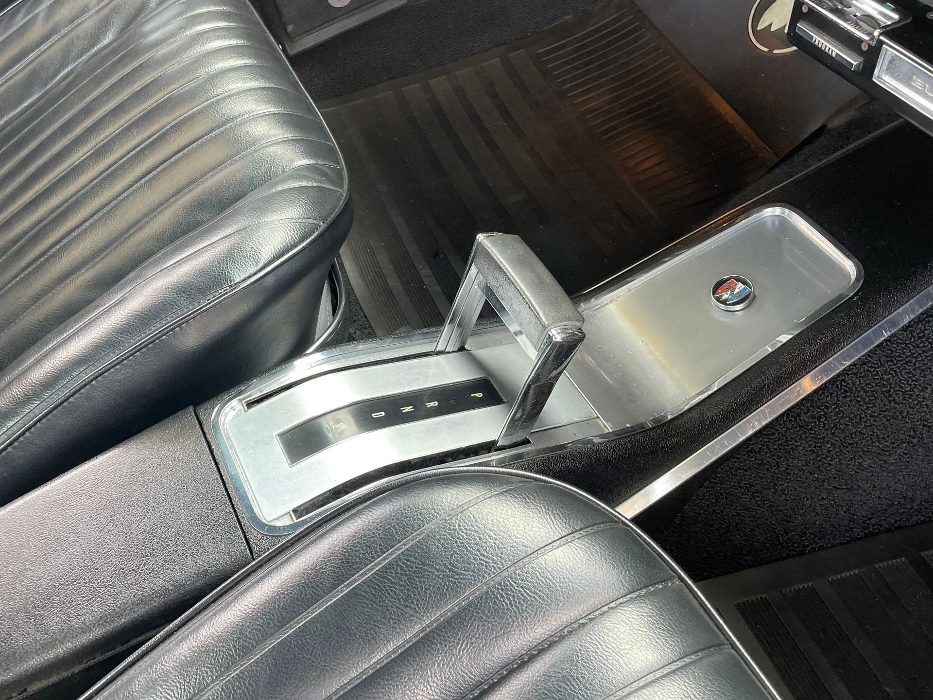 1968 Buick GS 350 Sport Coupe: Not Quite A Muscle Car, This Junior GS Was The Best-Handling Buick Of Its Time 6 Floor shifter in a 1968 Buick with a console