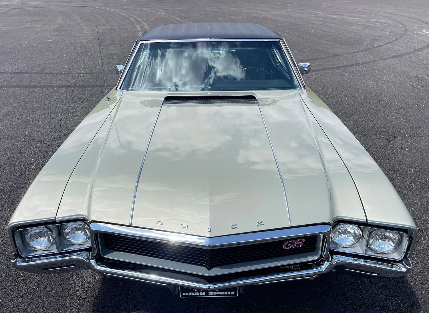 1968 Buick GS 350 Sport Coupe: Not Quite A Muscle Car, This Junior GS Was The Best-Handling Buick Of Its Time 7 High-angle front view of a 1968 Buick A-body, showing off the simulated scoop at the base of the windshield