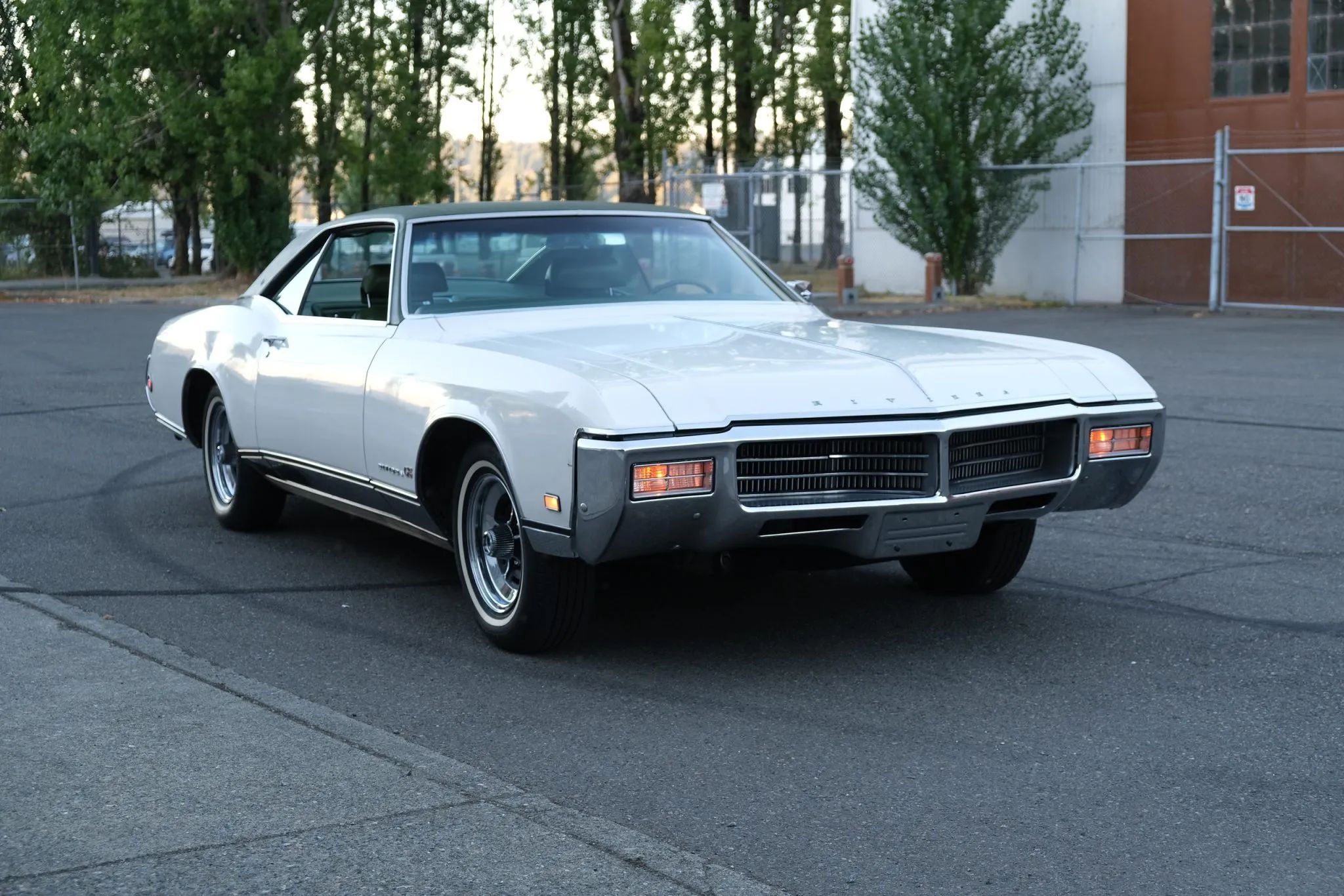 Vintage Car Life Review: 1969 Buick Riviera With Accu-Drive – Buick Tries Something New In The Suspension Department 21 Right front 3q view of a 1969 Buick Riviera with its running lights (but not its headlights) turned on