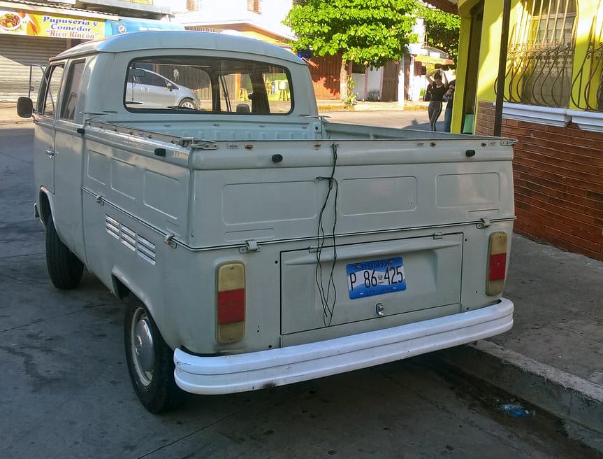 Curbside Finds: Two VW Double Cab Pickups, Two Different Lifestyles 10 32402230067 19de0f0e95 b