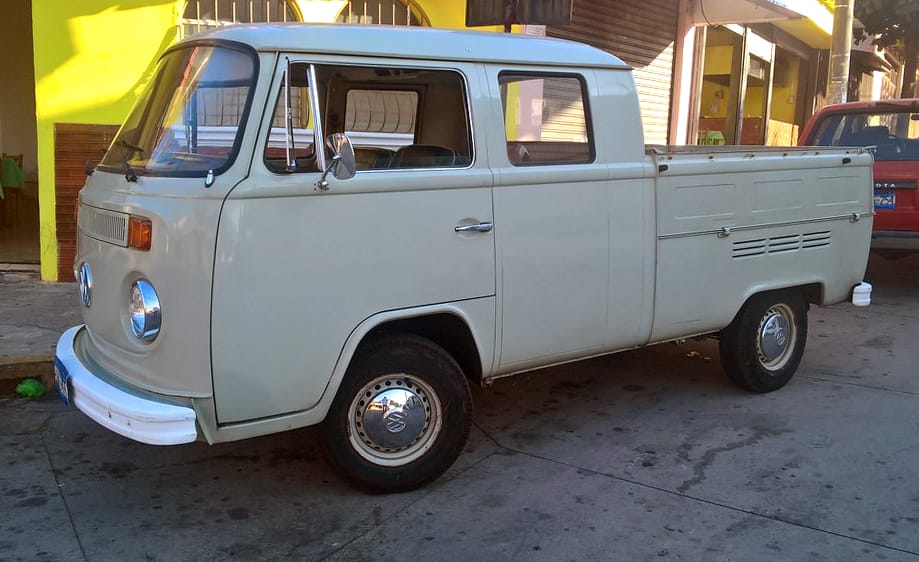 Curbside Finds: Two VW Double Cab Pickups, Two Different Lifestyles 9 47291545662 4ff1d32055 b