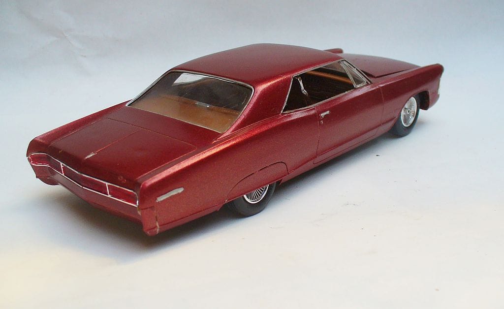 Cruising Woodward - Hot Rods & Customs In Scale 6 65PontGPCustom1