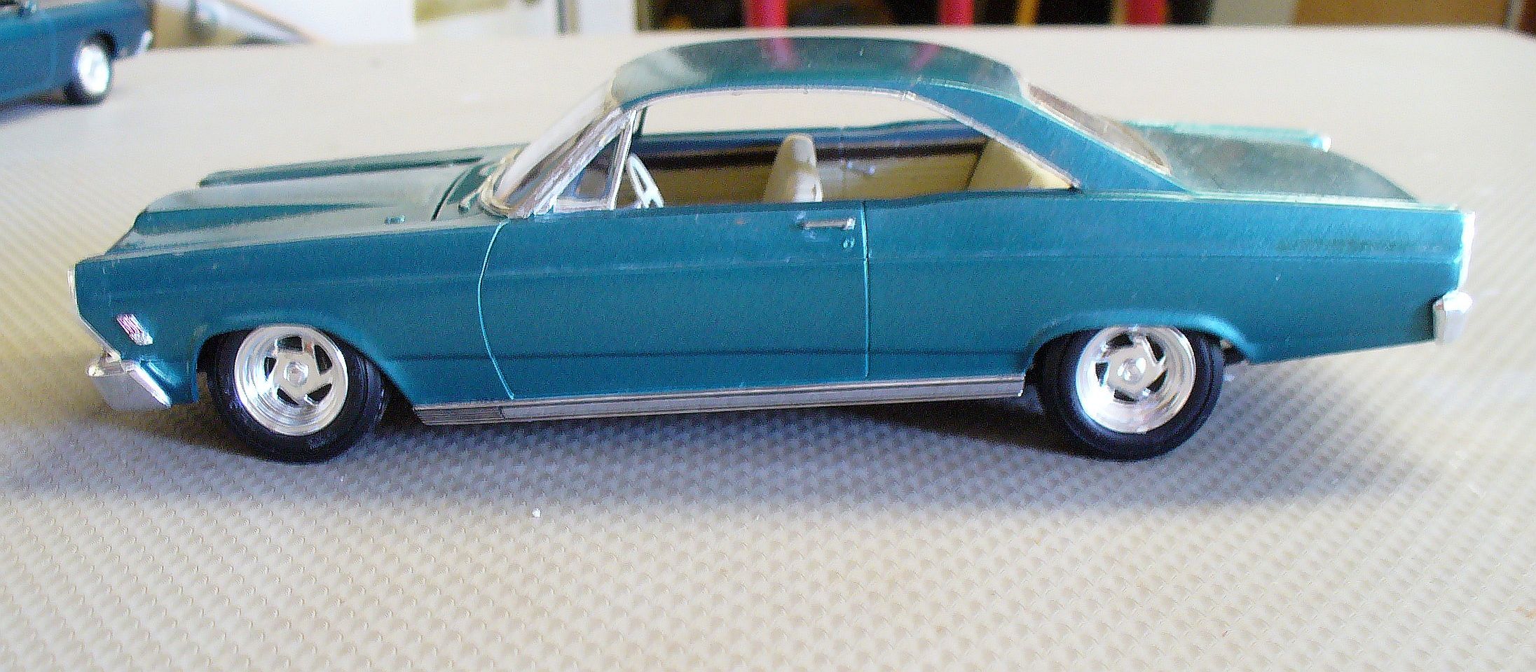 Cruising Woodward - Hot Rods & Customs In Scale 10 66Fairlane427blue4