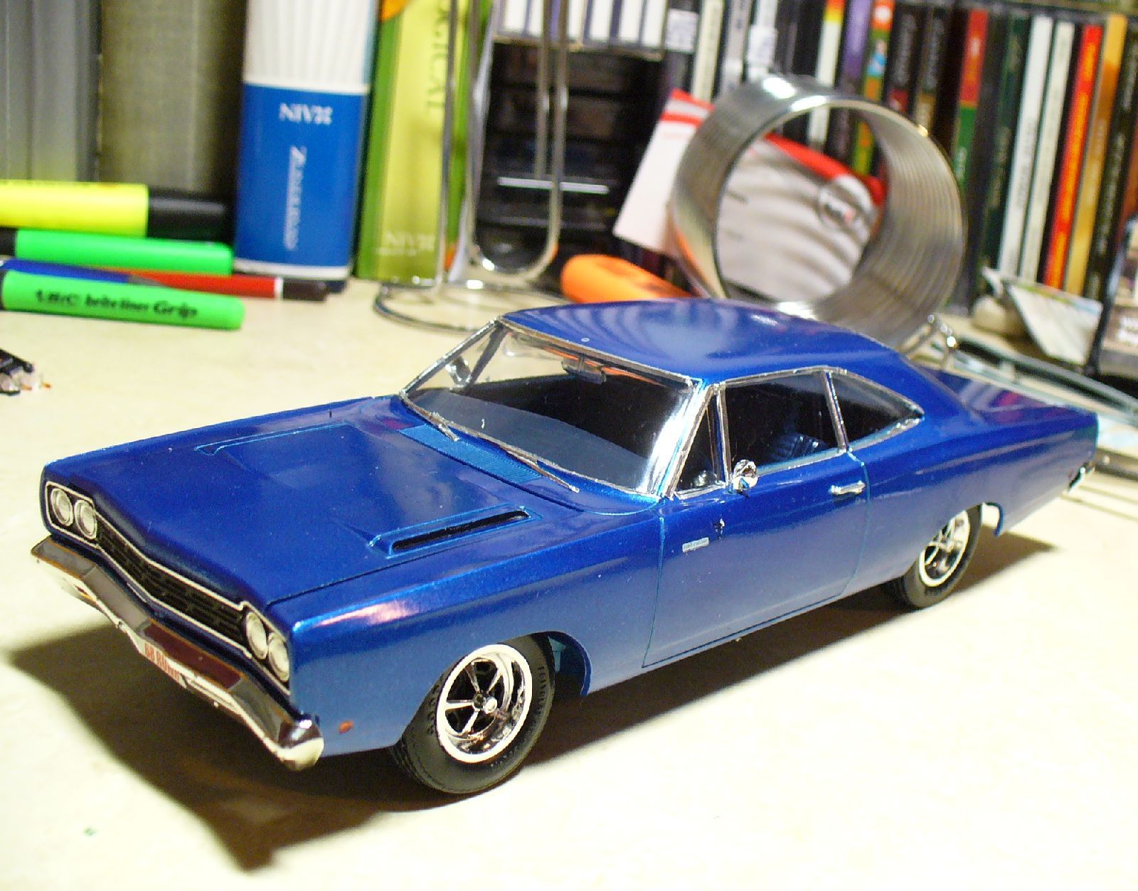 Cruising Woodward - Hot Rods & Customs In Scale 20 68Runnerblue1
