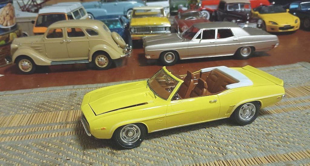 From Pinstripes to Racing Stripes in Scale Models: A Quick Look At The Evolution Of Car Trim And Graphics, Part 1 21 69Camaroylw6