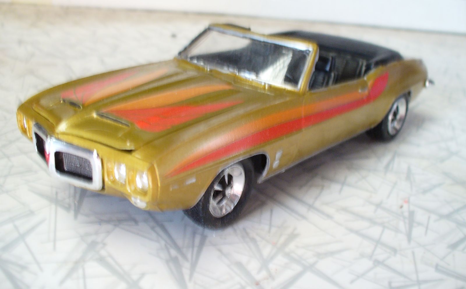 Cruising Woodward - Hot Rods & Customs In Scale 24 69Firebird