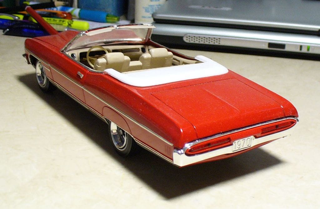 Cruising Woodward - Hot Rods & Customs In Scale 44 70Bonneville2