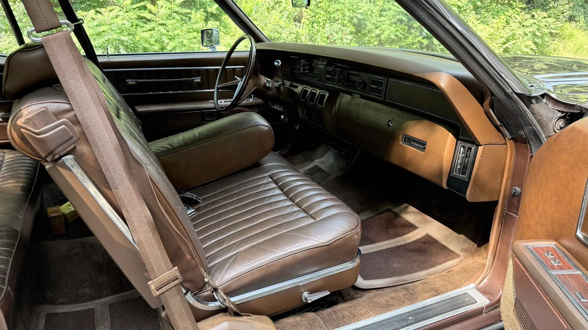 1974 Lincoln Continental Coupe: At Under $2,000, It Was The Steal Of The Week 4 1974 Lincolm Continental interior in brown