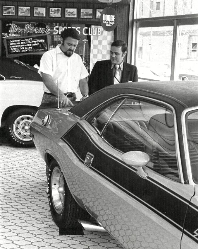Dodge Dealers In Vintage Photos -- 1960s-1970s 12 Captura de pantalla 2025 06 14 00.52.48