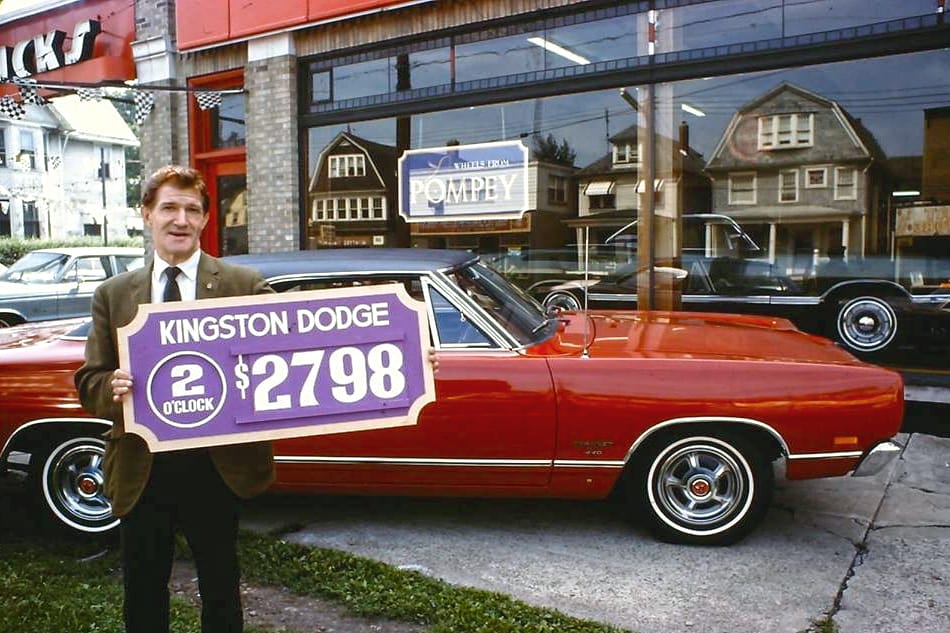 Dodge Dealers In Vintage Photos -- 1960s-1970s 10 Captura de pantalla 2025 12 04 23.39.16