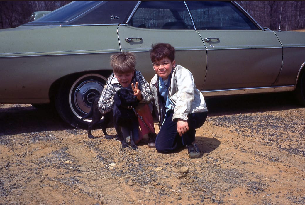 Classic Cars And Family Pets In Vintage Photos -- 1950s-1970s 13 Captura de pantalla 2026 03 27 15.54.35