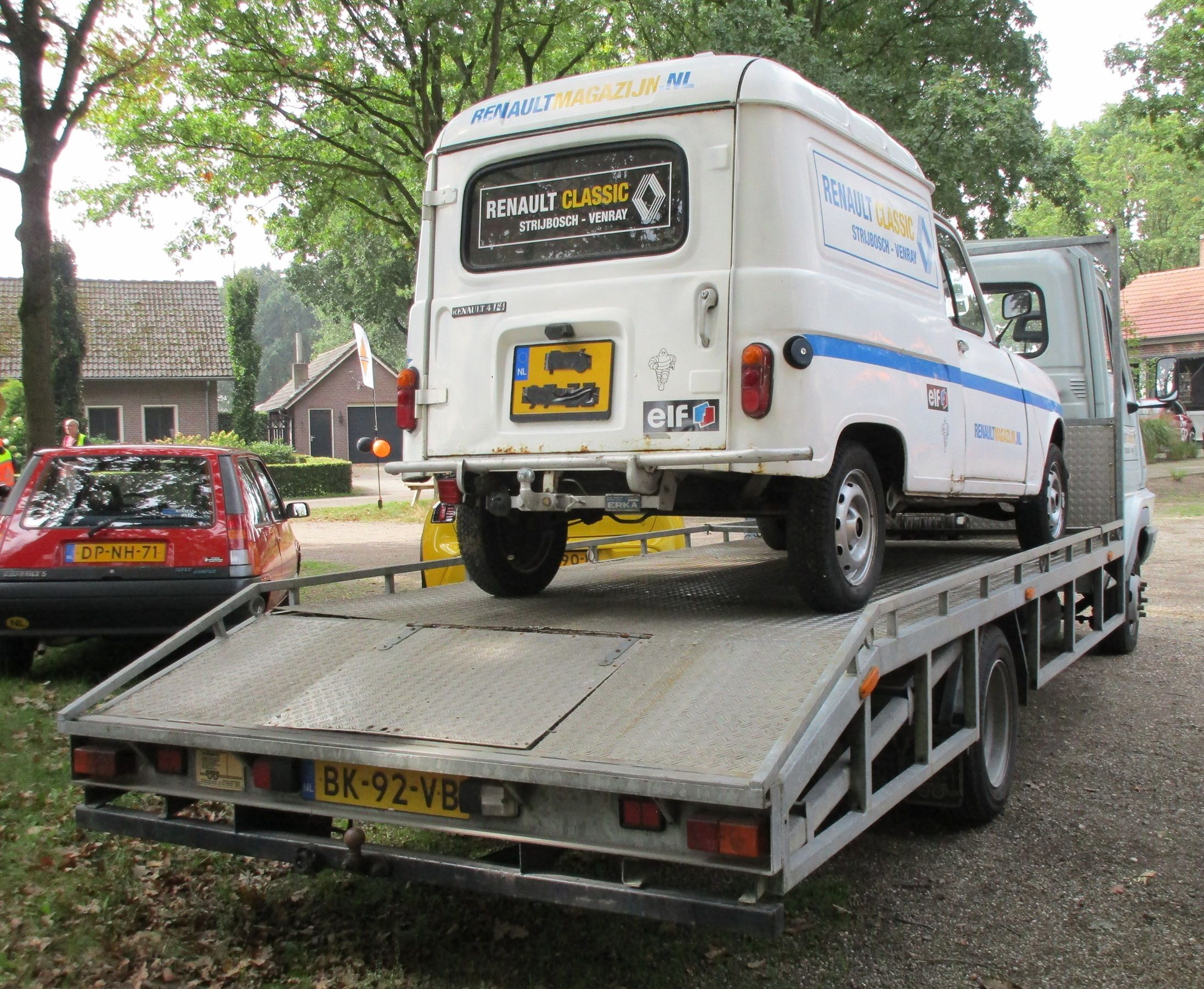 Renaultoloog Meeting & Markt 2026 - 1984 Renault B70 and 1988 Renault 4 F4 - 3