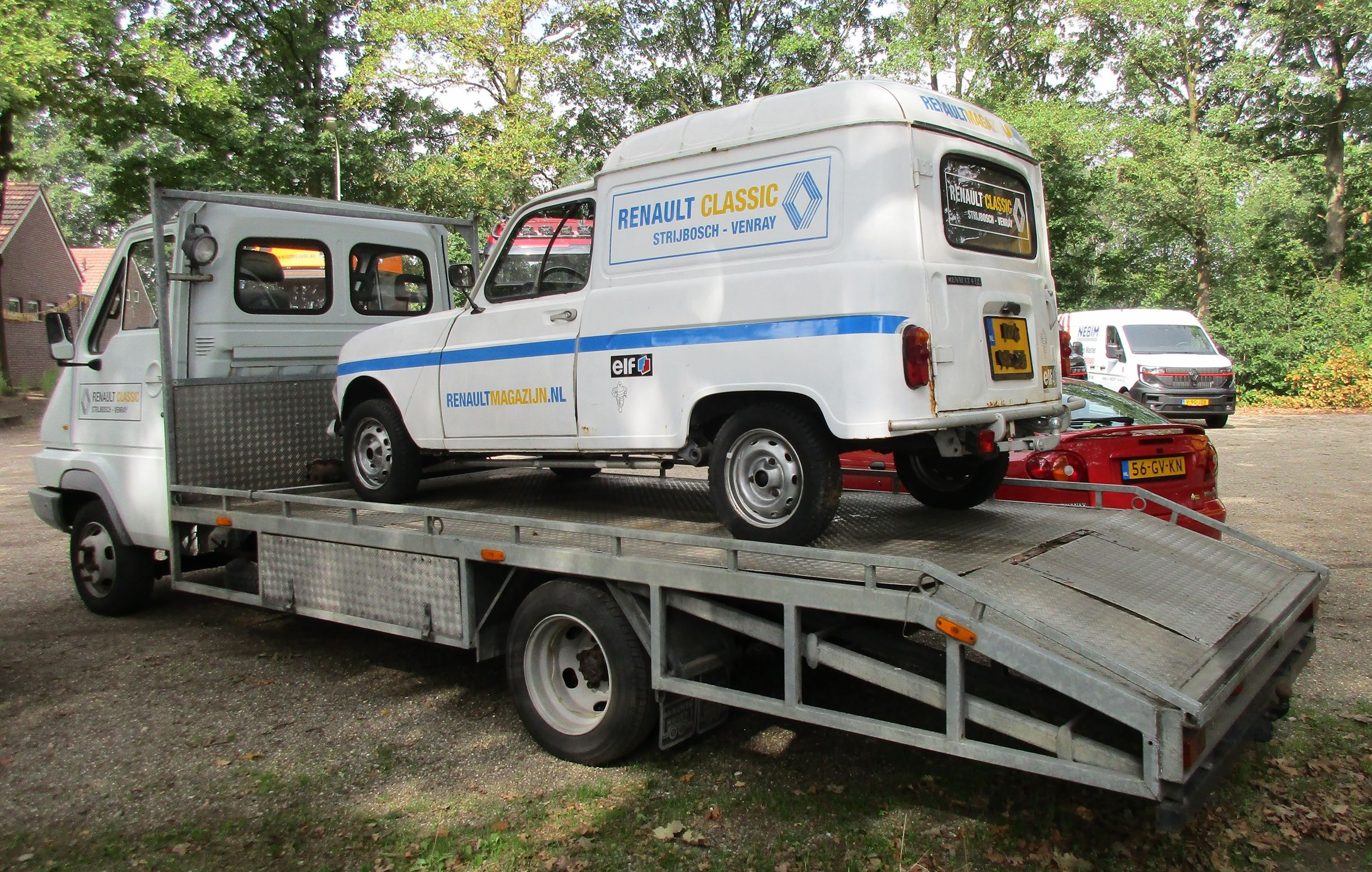 Renaultoloog Meeting & Markt 2026 - 1984 Renault B70 and 1988 Renault 4 F4 - 2