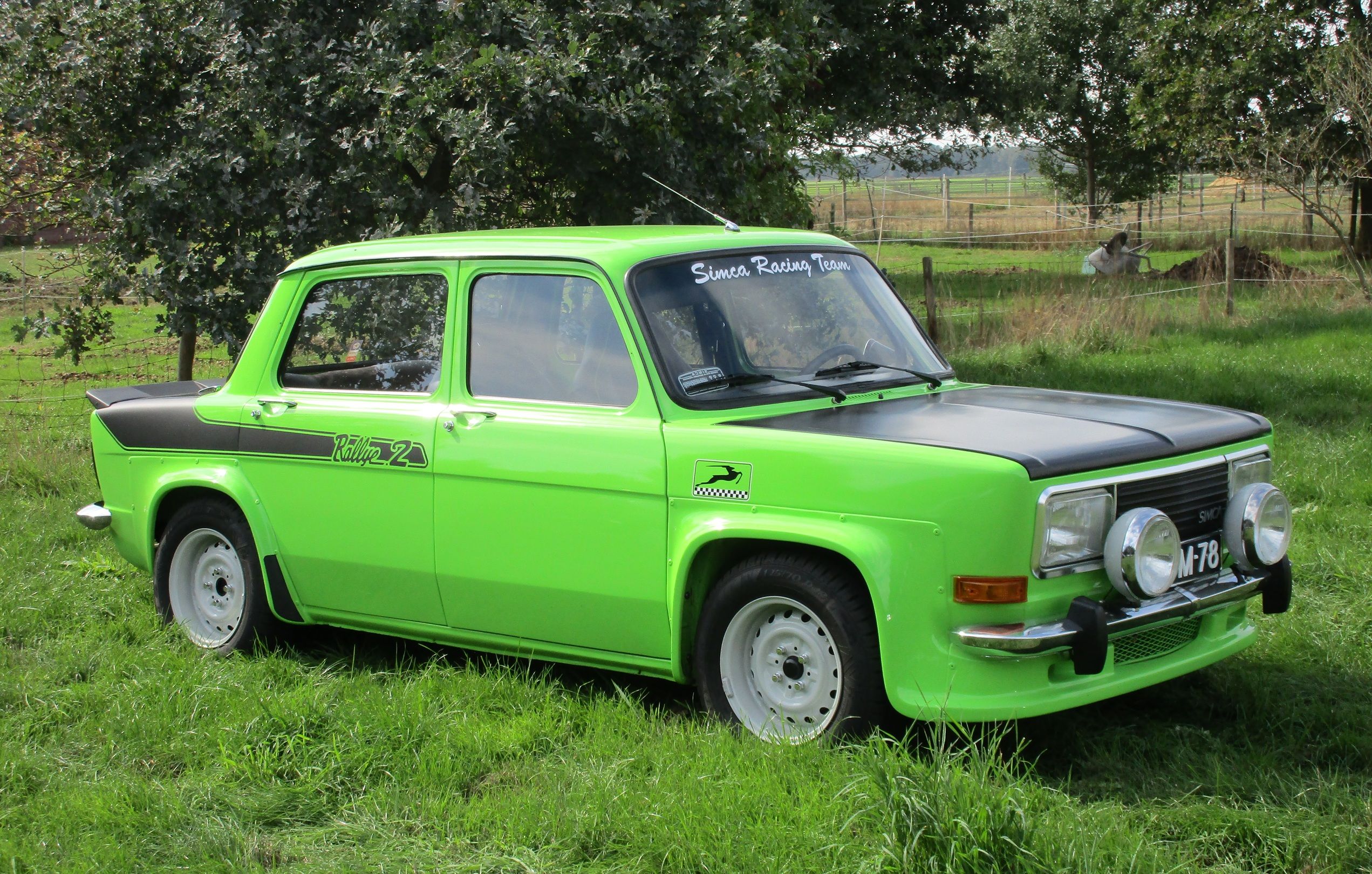 1977 Simca 1000 Rallye 2 - Not As Green As Grass 1 Renaultoloog Meeting & Markt 2026 - 1977 Simca 1000 Rallye 2 in the temporary parking lot - 1