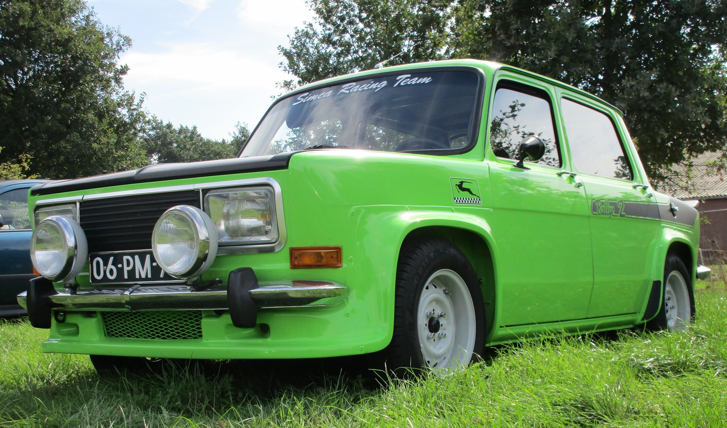 1977 Simca 1000 Rallye 2 - Not As Green As Grass 10 Renaultoloog Meeting & Markt 2026 - 1977 Simca 1000 Rallye 2 in the temporary parking lot - 9