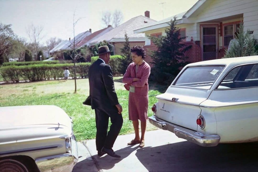 Vintage Photos Of Everyday Scenes In The 1950s-1970s - People And Their Cars 10 Screenshot 20260420 110324 e1789532081221