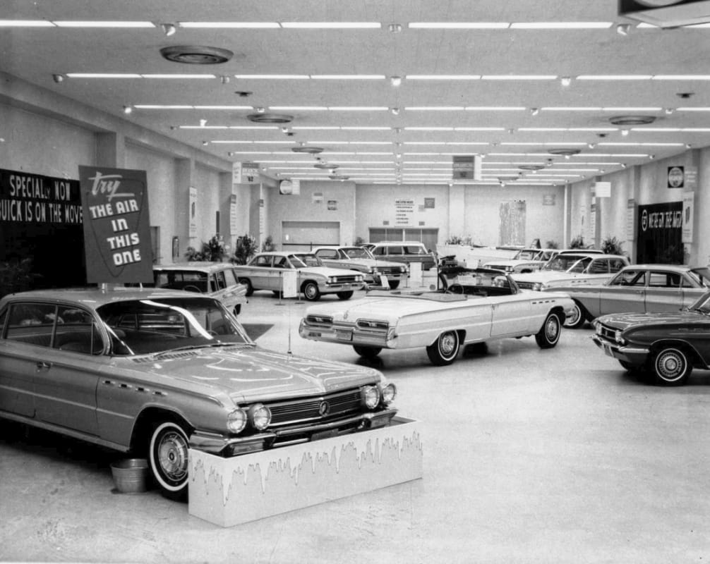 When the 1962 Buicks Were Brand New -- Vintage Photos 8 Screenshot 20260907 131506