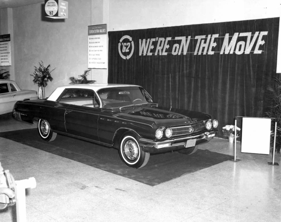 When the 1962 Buicks Were Brand New -- Vintage Photos 10 Screenshot 20260907 135958