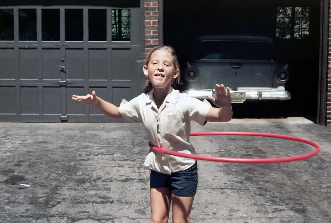 Vintage Photos Of Everyday Scenes In The 1950s-1970s - People And Their Cars 5 Screenshot 20260913 235626