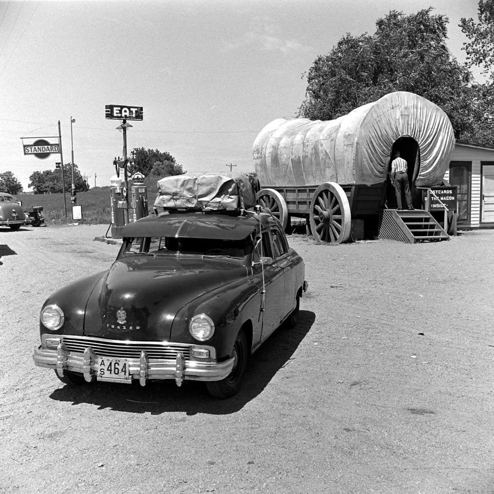 The Lost Automakers: American Independents In Vintage Photos - 1940s-1950s 3 Skarmavbild 2023 04 09 kl. 19.00.31 e1790369081554