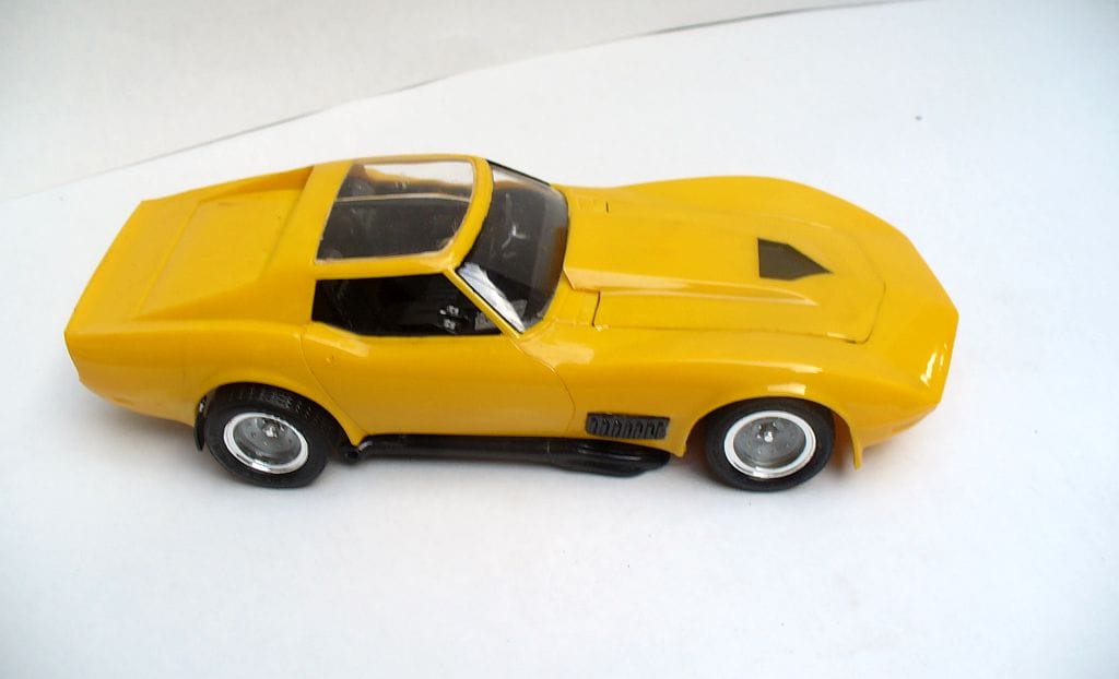 Cruising Woodward - Hot Rods & Customs In Scale 35 TDVette2