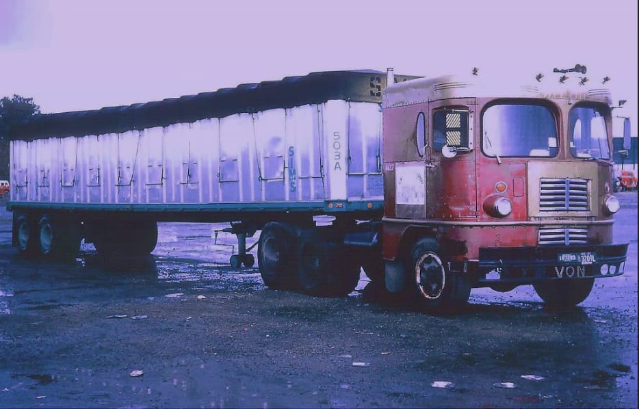 A Gallery Of Rare And Unusual Vintage Cab-Over Trucks 39 a fageol 2