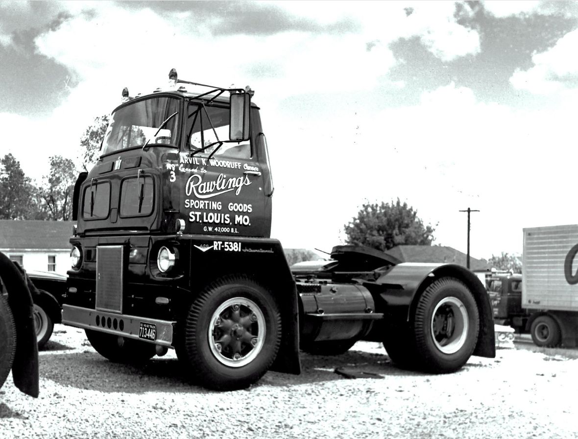 A Gallery Of Rare And Unusual Vintage Cab-Over Trucks 4 a int sightliner 1960