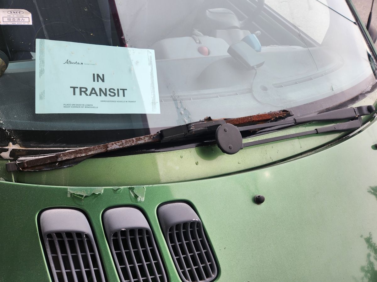 One very rusty and toast wiper.