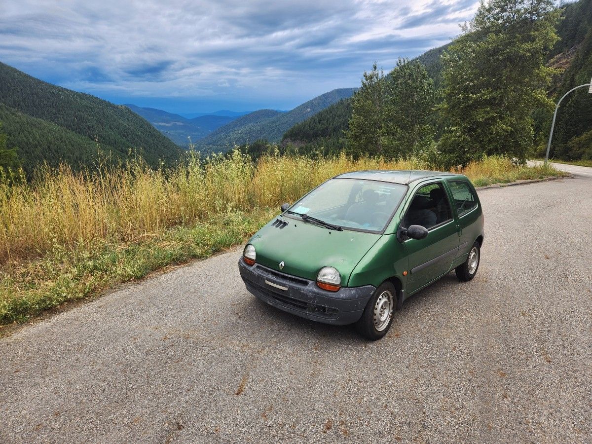 Mid way up the the Salmo–Creston.