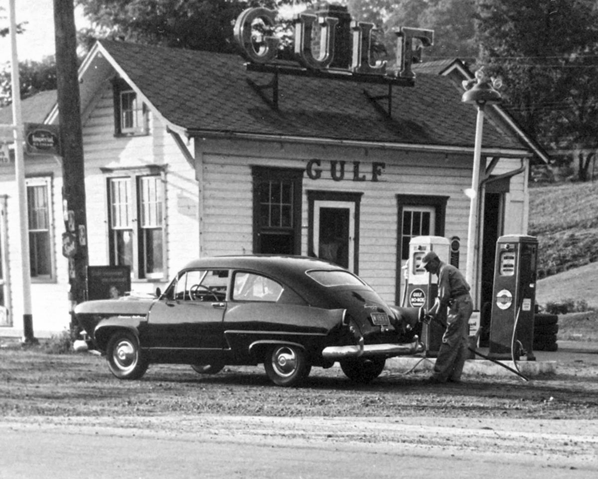 The Lost Automakers: American Independents In Vintage Photos - 1940s-1950s 17 upload 2024 8 21 13 18 58