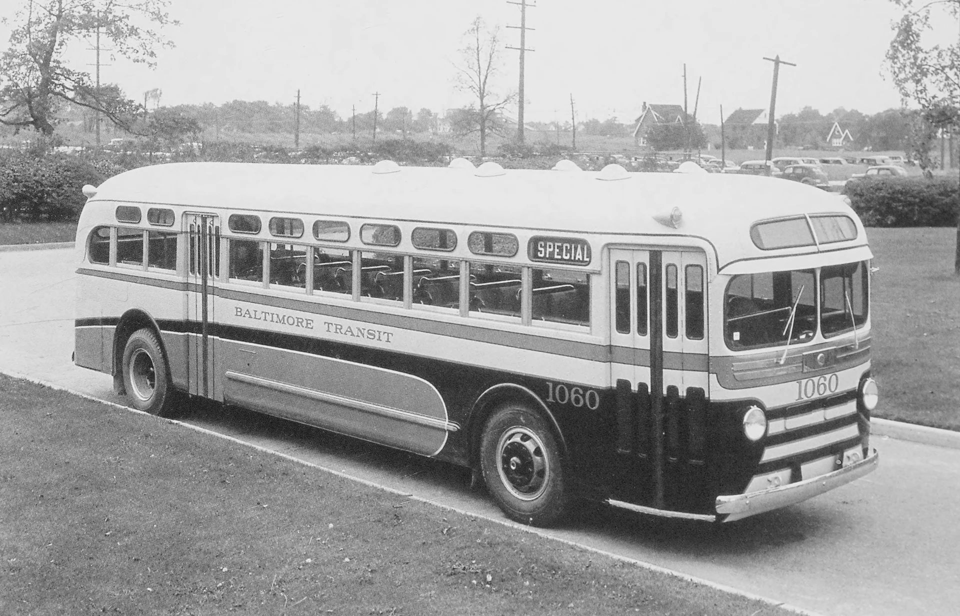 The World's First Successful Torque Converter Automatic Transmission Was In A Bus: The 1938-1948 Yellow Coach/GMC Spicer Hydraulic Transmission 19 B&W photo of a GM Old Look bus