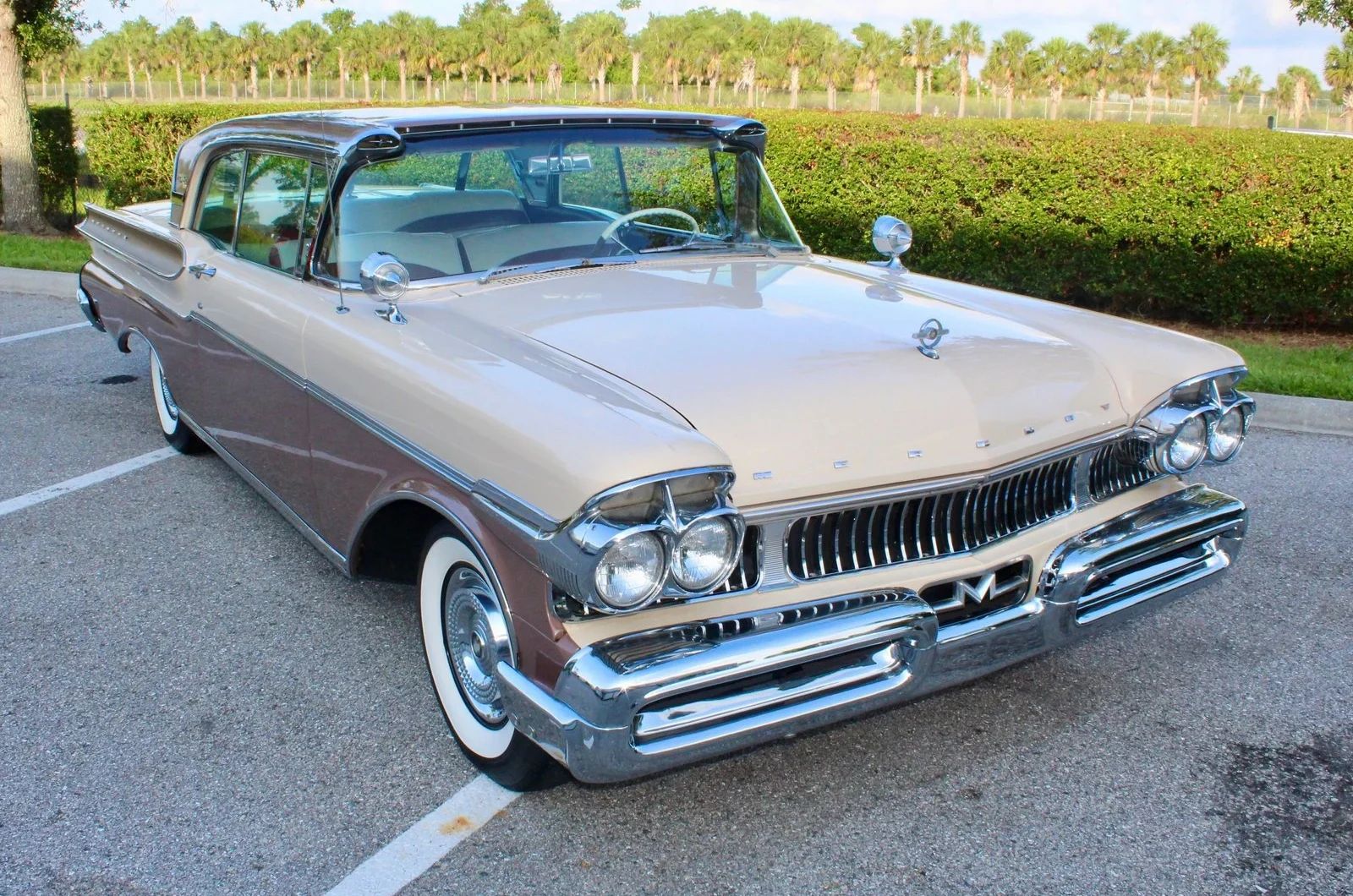 1963 Mercury Monterey S-55 Two-Door Hardtop: One-Year-Only Bucket-Seat Breezeway 5 Left front 3q view of a 1957 Mercury with small slots in the top of the windshield surround
