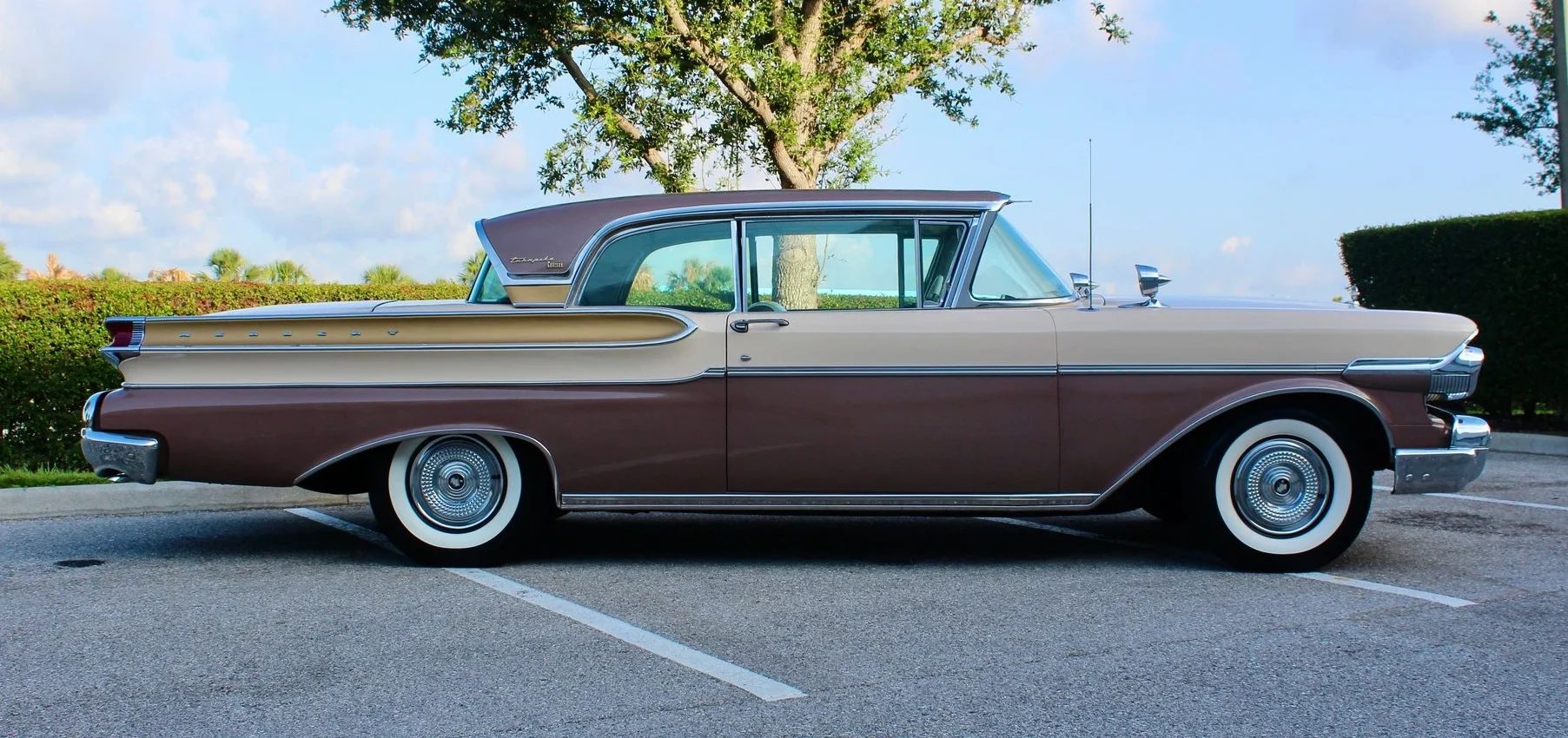1963 Mercury Monterey S-55 Two-Door Hardtop: One-Year-Only Bucket-Seat Breezeway 4 Right side view of a 1957 Mercury two-door hardtop with reverse-slant C-pillars