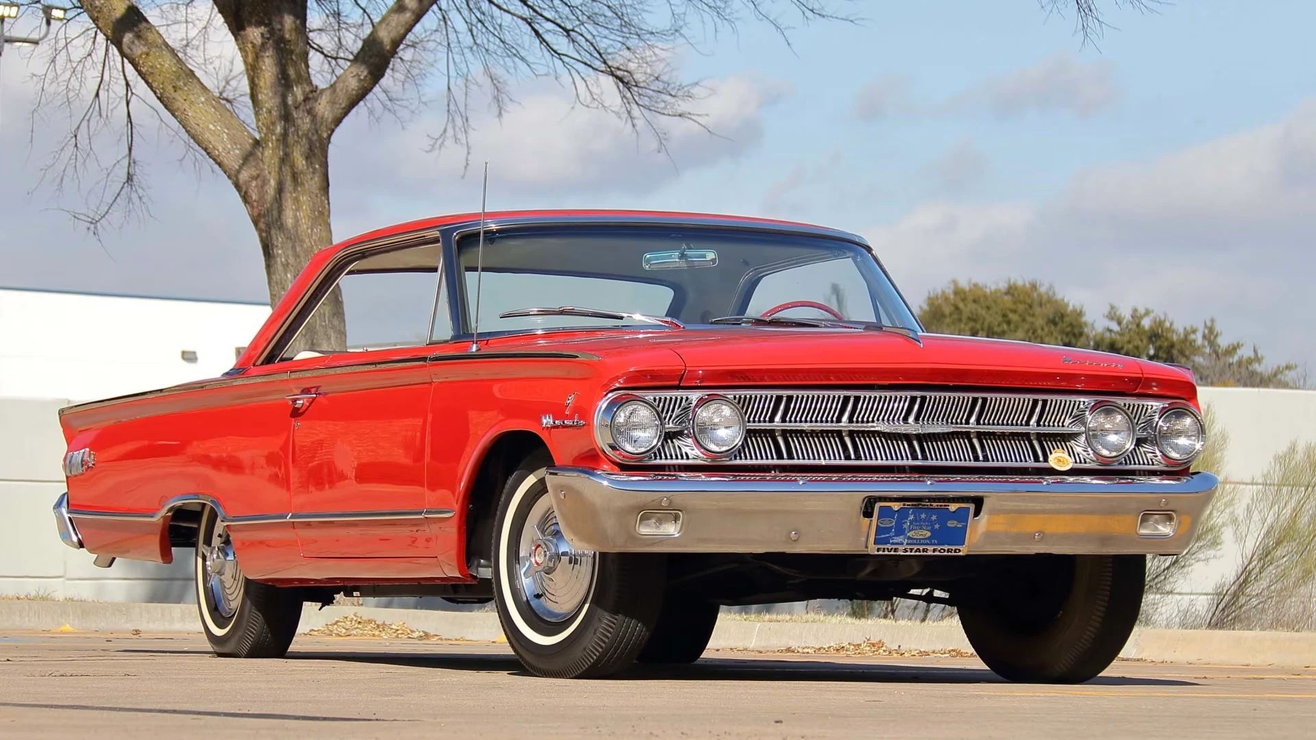 1963 Mercury Monterey S-55 Two-Door Hardtop: One-Year-Only Bucket-Seat Breezeway 37 Right front 3q view of a 1963 Mercury Marauder fastback