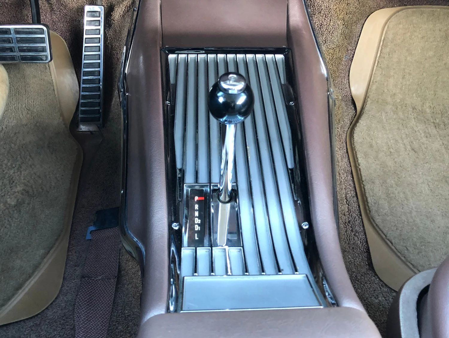 1963 Mercury Monterey S-55 Two-Door Hardtop: One-Year-Only Bucket-Seat Breezeway 26 Automatic shifter in a center console