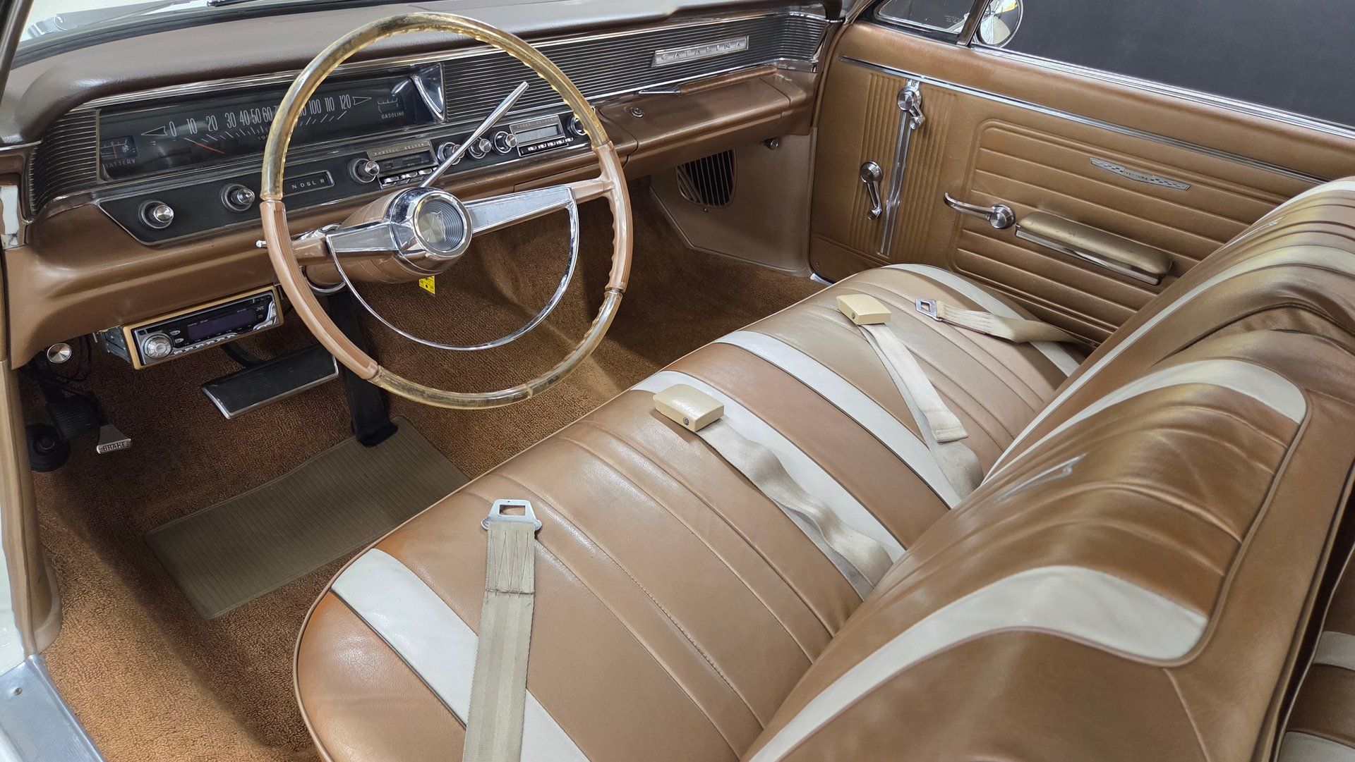 1964 Pontiac Catalina Ventura: When Choosing A Favorite Big Pontiac, Why Not A '64? 7 1964 Pontiac Catalina interior in gold and white