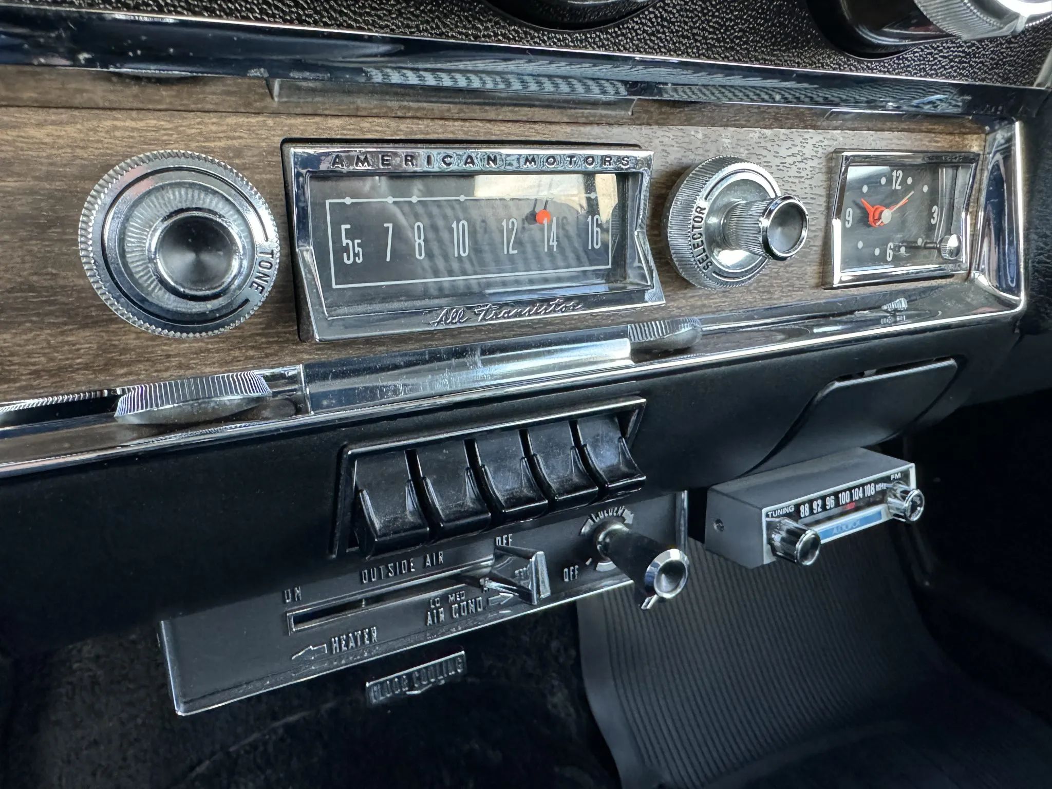 1966 AMC Ambassador DPL Hardtop: American's Dressed-Up Intermediate, Masquerading As A Full-Size Car 17 Radio and air conditioning controls in a 1966 AMC